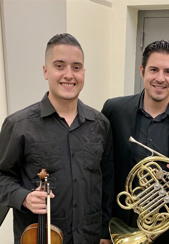 Un honor poder hacer música con estos grandes Artistas! El profesor Luis Rojas(Cello) y el talentoso violinista Fermín A. Segarra!!! Mañana a las 11am Concierto APOS en el Conservatorio de Música de Puerto Rico! Divertimento a tré de Haydn! Los esperamos! 📯📯📯🙏🇵🇷🇨🇴☕️🌊🎼🌴!!! www.joshuapantoja.com www.clazzmusicfestival.com From Classical to Jazz an Improvisation Method!